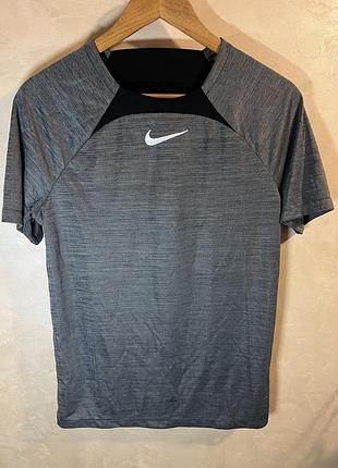 Футболка nike розмір м