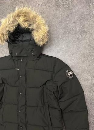 Canada goose puffer jacket — black logo 3