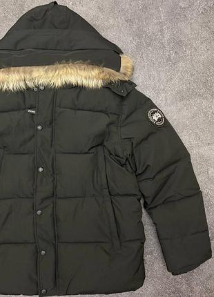Canada goose puffer jacket — black logo 4