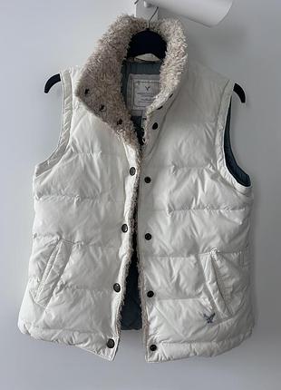 Пухова жилетка american eagle