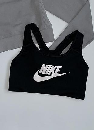 Спортивний топ nike