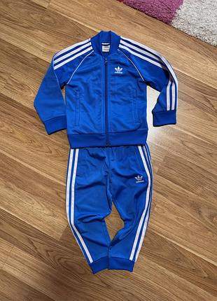 Adidas як новий спортивний костюм для хлопчика синій розмір 104
