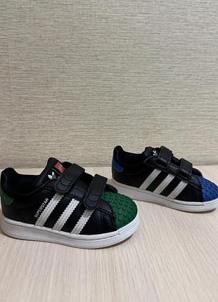 Дитячі кросівочки adidas superstar x lego