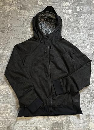 Жіноча вітровка nike чорна з капюшоном технологія primaloft