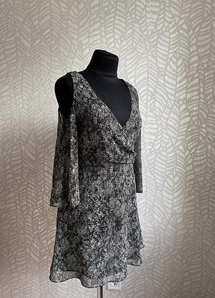 Жіноча коротка сукня zara basic чорно-біла, розмір m