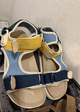 Босоніжки та сандалі для дівчаток та хлопчиків zara різнокольорові, розмір 33, довжина устілки 21 см