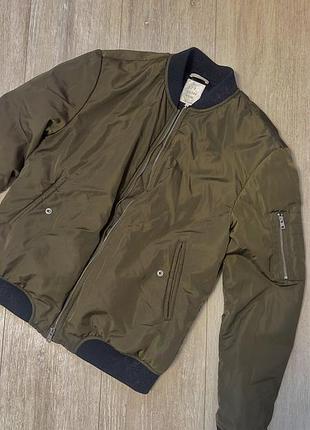 Куртка чоловіча zara бомбер кольору хакі