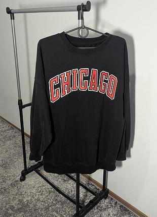 Свитшот кофта удлиненная трендовая надпись chicago m-l черная оверсайз