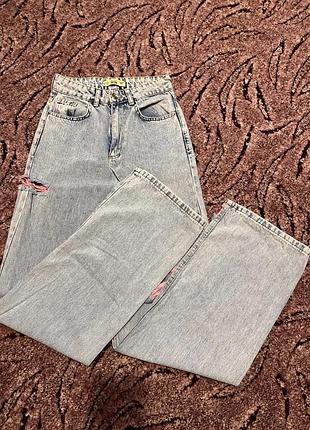 Очень стильные и женственные джинсы с оригинальным декором. размер xs-s. 7