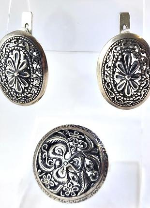 Серебряный набор: кольцо и серьги. 925 проба. 4