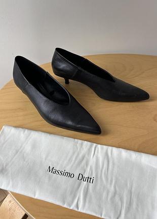 Туфлі-човники жіночі massimo dutti kitten heel чорні