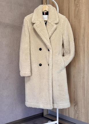Жіноча шуба tommy hilfiger teddy молочного кольору, розмір eur 34