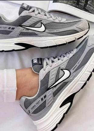 Серые кроссовки nike gore-tex водонепроницаемые