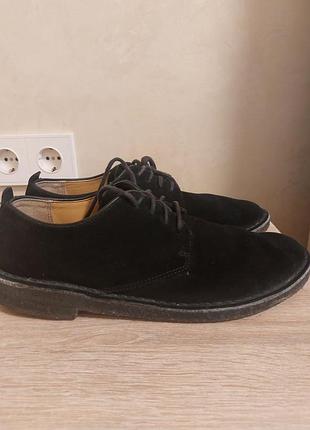 Класні замшевикі туфлі clarks оригінал