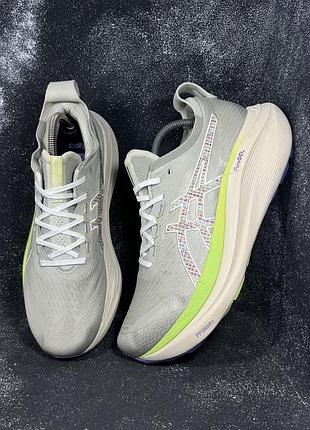 Чоловічі бігові сірі кросівки на товстій підошві  asics gel nimbus 27