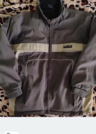 Продам куртку 146