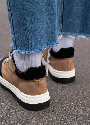 Half black\brown 5
