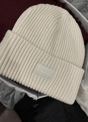 Щапка  тепла h&m