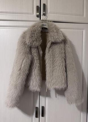 Шуба . zara.  стан нової