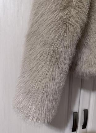 Шуба . zara.  стан нової 2