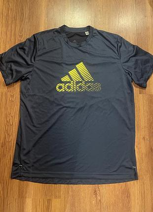 Чоловіча спортивна футболка adidas, l