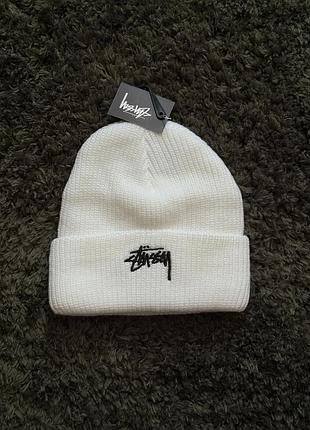 Шапка чоловіча біла stüssy