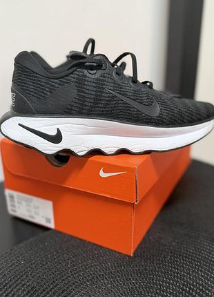 Кросівки жіночі nike чорно-білі