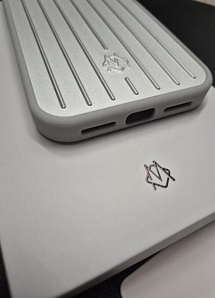 Чехол rimowa 17, 18 pro max серебро 5
