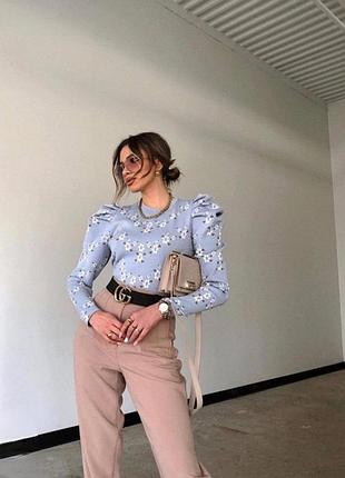 Свитшот с акцентом на плечах голубая кофта размер м zara