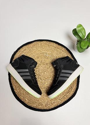 Чорні утеплені високі кросівки adidas