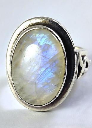 Крупное серебряное кольцо-перстень с камнем. 925 проба, белый опал.