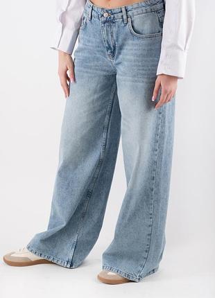 Джинсы свободного кроя с прямой штаниной divided by h&amp;m