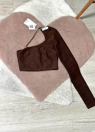 Асиметричний топ від bershka