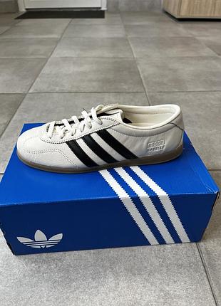 Кросівки жіночі adidas gazelle pro lo