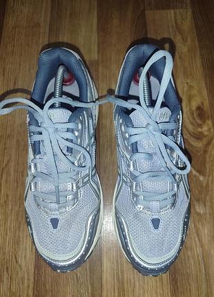 Женские кроссовки asics р.37 2