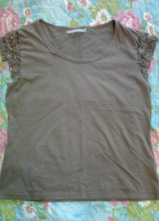 Футболка с оригинальными рукавами