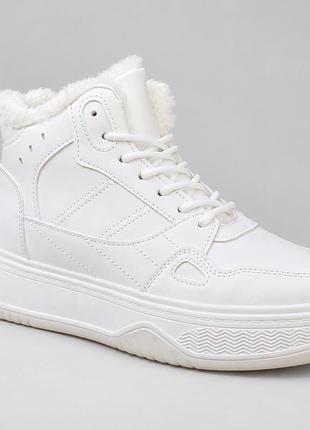 Женские зимние ботинки кроссовки ok shoes 108-90 на шнуровке белые