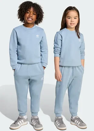 Спортивний костюм adidas