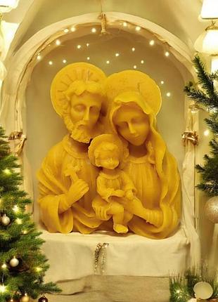 Свічка декоративна свята родина