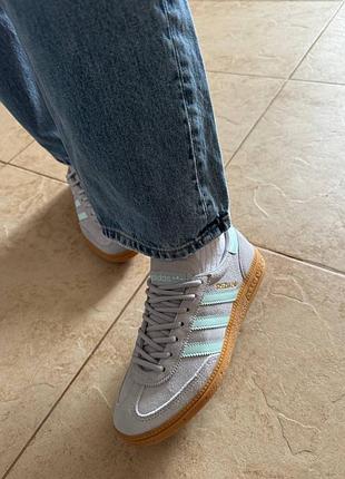 Кросівки жіночі adidas сірі з м'ятними смужками