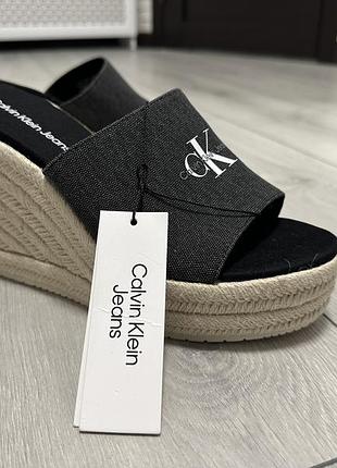 Жіночі шльопанці calvin klein jeans чорні