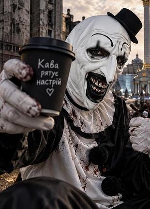 Маска арт-клоуна з фільму «жахаючий» — terrifier, повноголова horror-маска з капелюшком, halloween