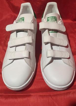 Стильні білі кросівки адідас,stan smith
