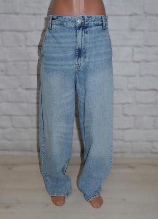 Джинсы свободного кроя bershka