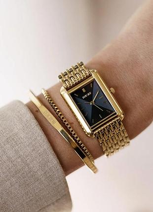 Часы золотистые с черным прямоугольным циферблатом burker olivia gold black