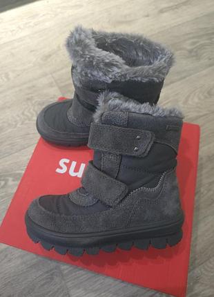 Продам зимние ботинки superfit