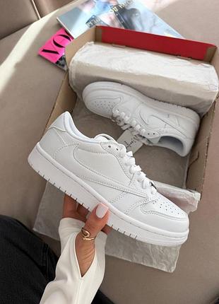 Жіночі кросівки jordan low