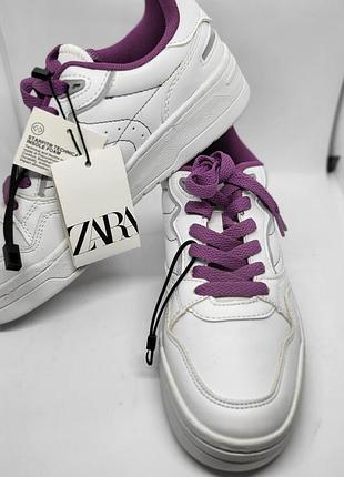 Кеди жіночі zara білі з фіолетовими шнурками