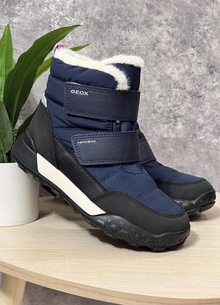 33р 38р , нові дитячі черевики geox trekkyup на дівчинку