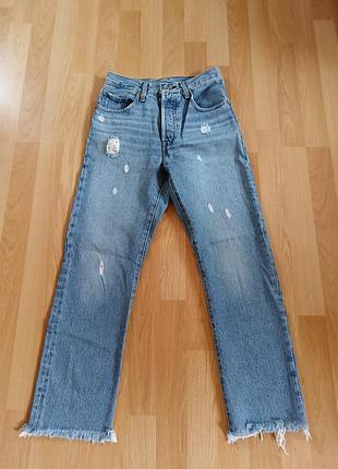 Трендовые женские голубые джинсы levi's 501